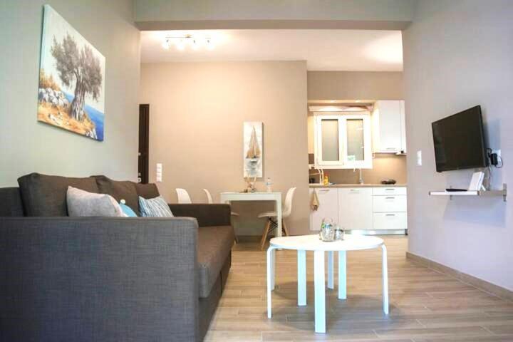 Chic And Minimal Apartment Close To Thissio Metro เอเธนส์ ภายนอก รูปภาพ